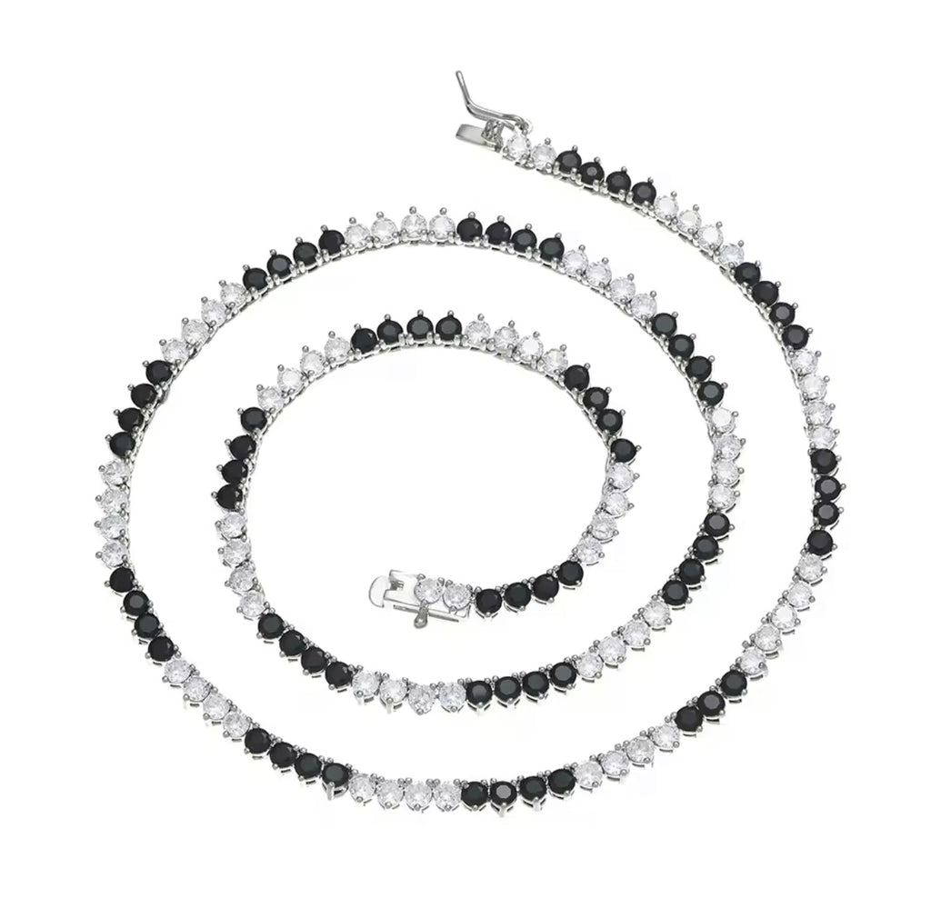 Scuro tennis necklace