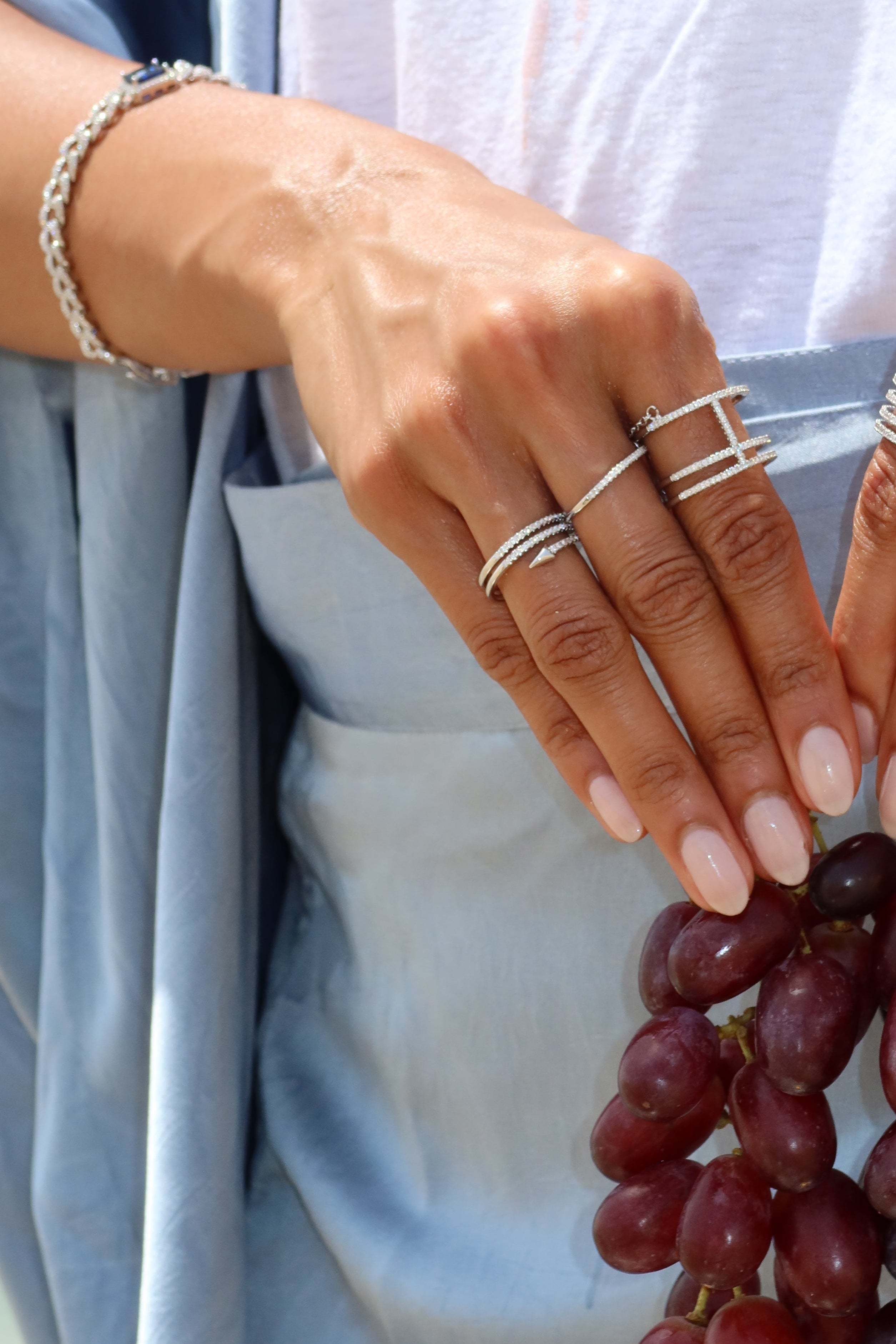 Arrow twist ring
