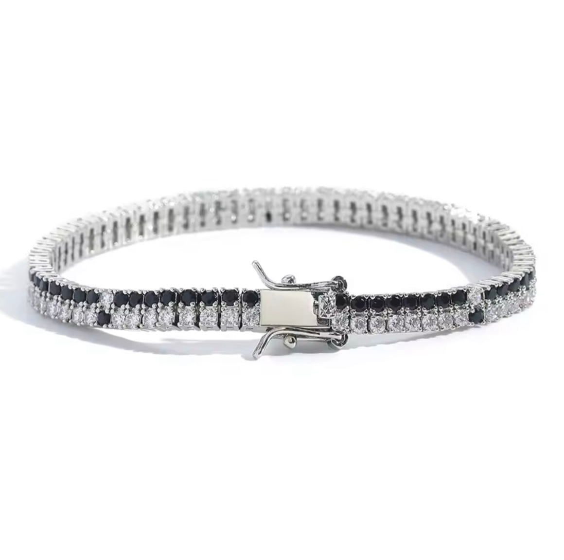 Scuro tennis bracelet